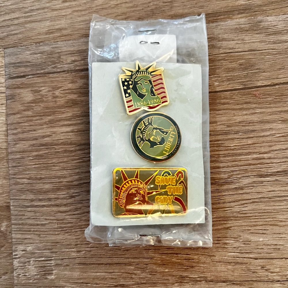 Vintage Liberty 1886-1986 Statue of Liberty Lapel Pin Set Of‎ 3